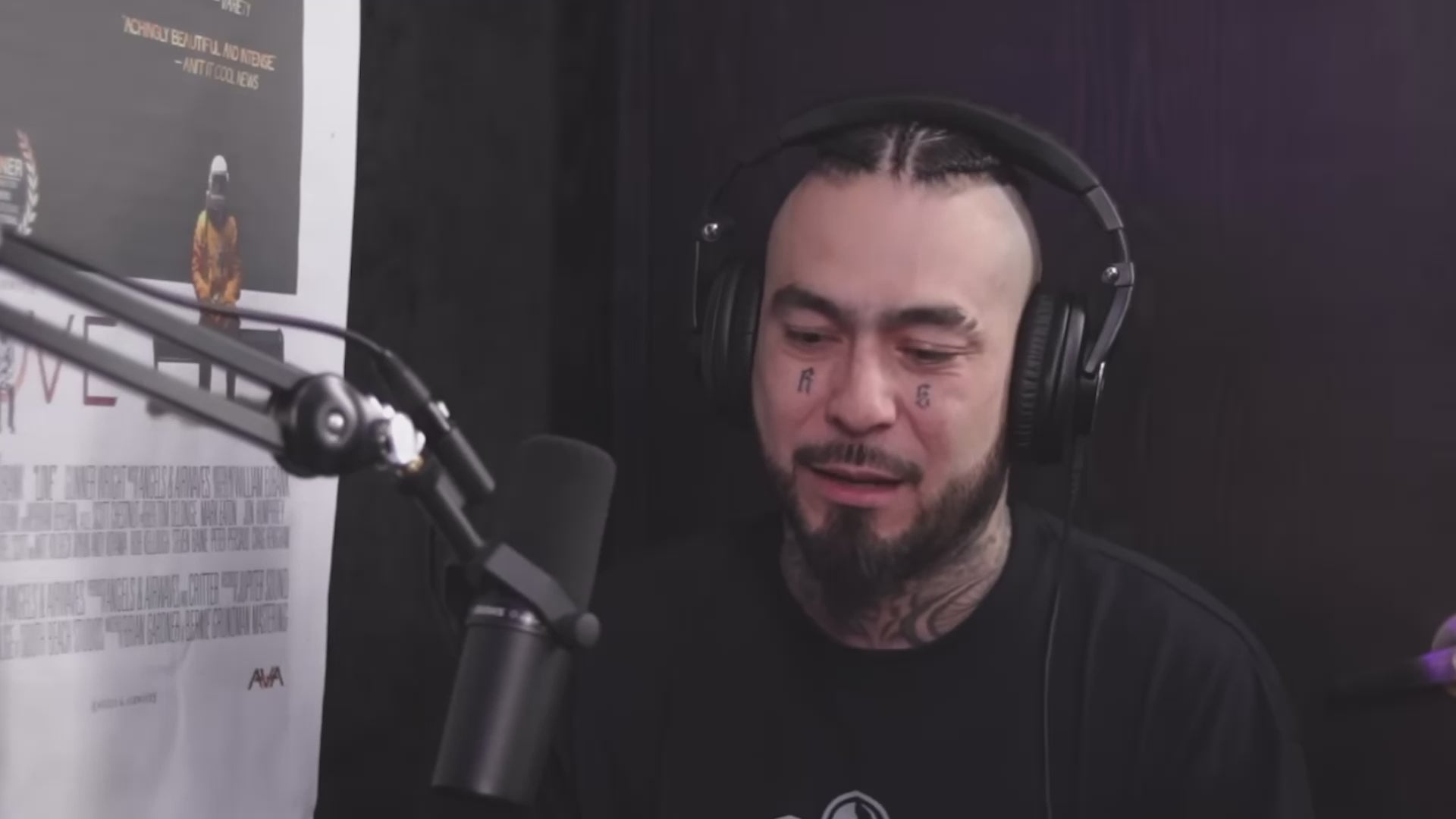 Cargar video: Dharius describe que es sabinas. Hecho con hoja de plátano y cascara de maíz. Ya listos para rellenar.